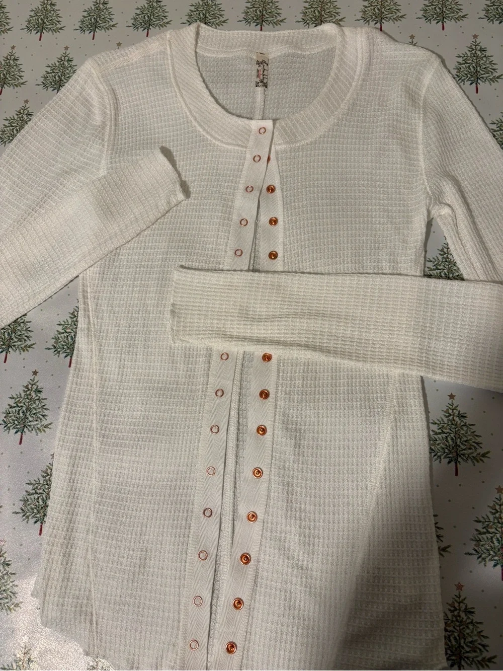 Free People White Waffle Knit Snap-Front Top NEW Size M - Picture 1 of 6